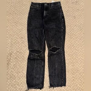 Abercrombie & Fitch Ultra High-Rise Mom Jean
